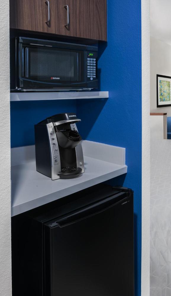 Holiday Inn Express & Suites Bryan - College Station by IHG
